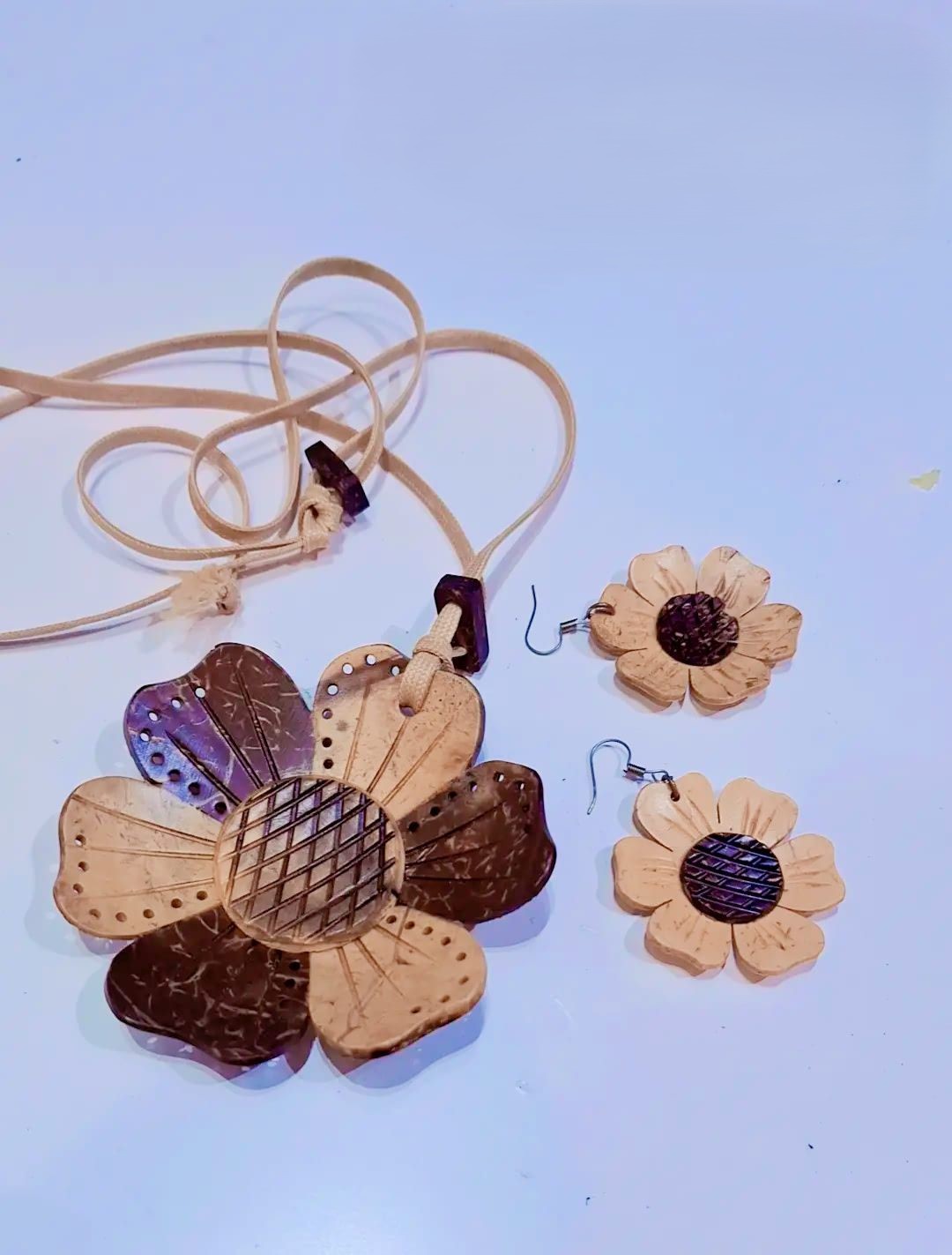 Kalung Anting Tempurung